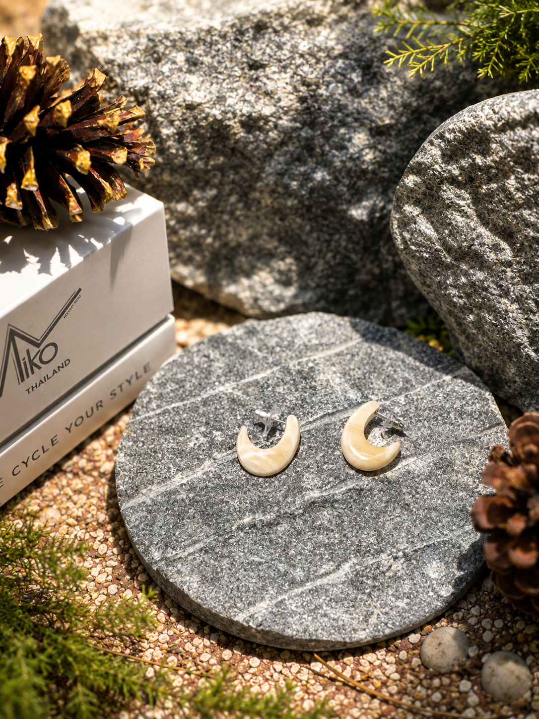 3moon-handcrafted-rescent-earrings