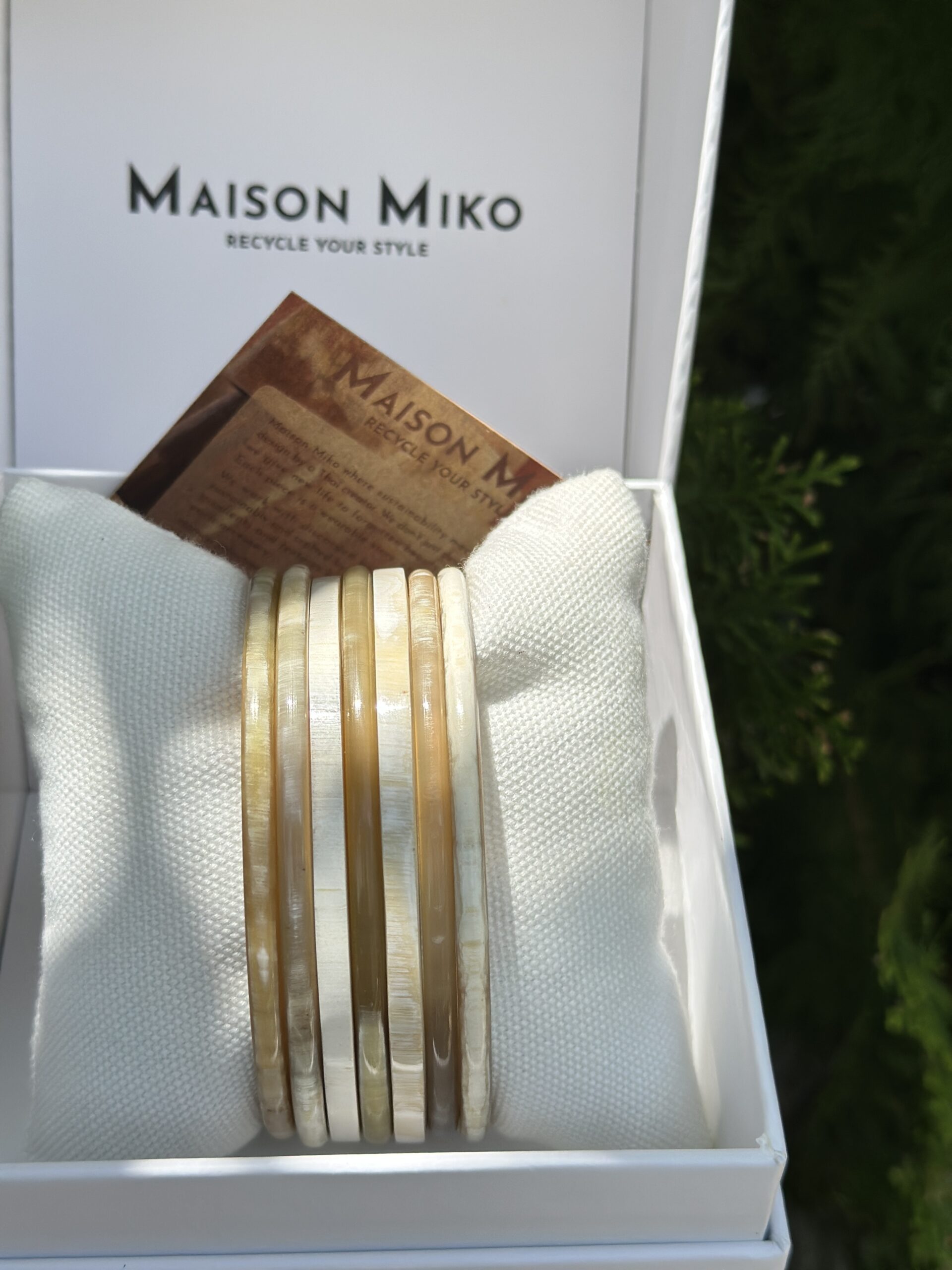 ivory-natural-buffalo-horn-bangles-set-of-7-maison-miko-2