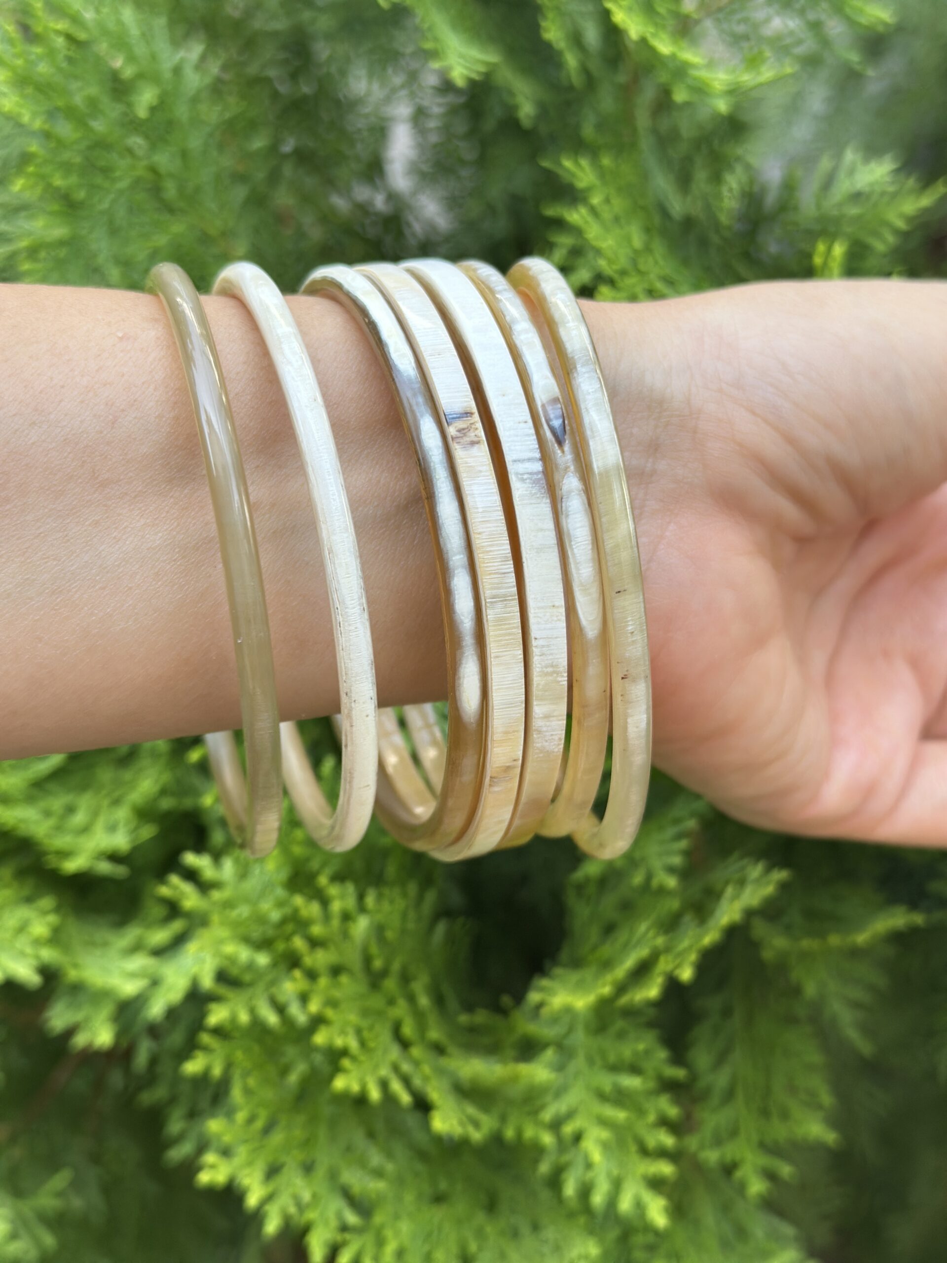 ivory-natural-buffalo-horn-bangles-set-of-7-maison-miko-5