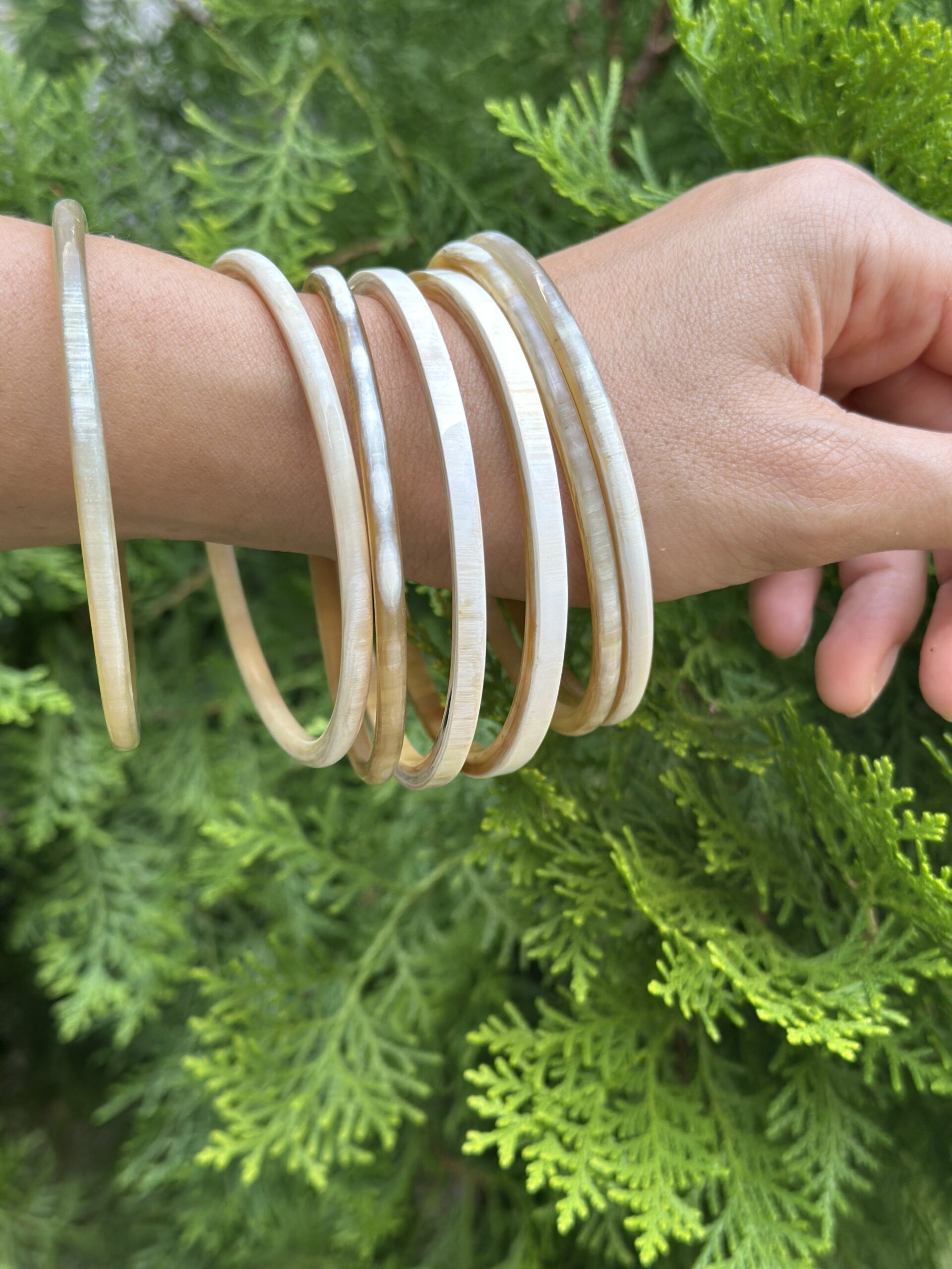 ivory-natural-buffalo-horn-bangles-set-of-7-maison-miko-6