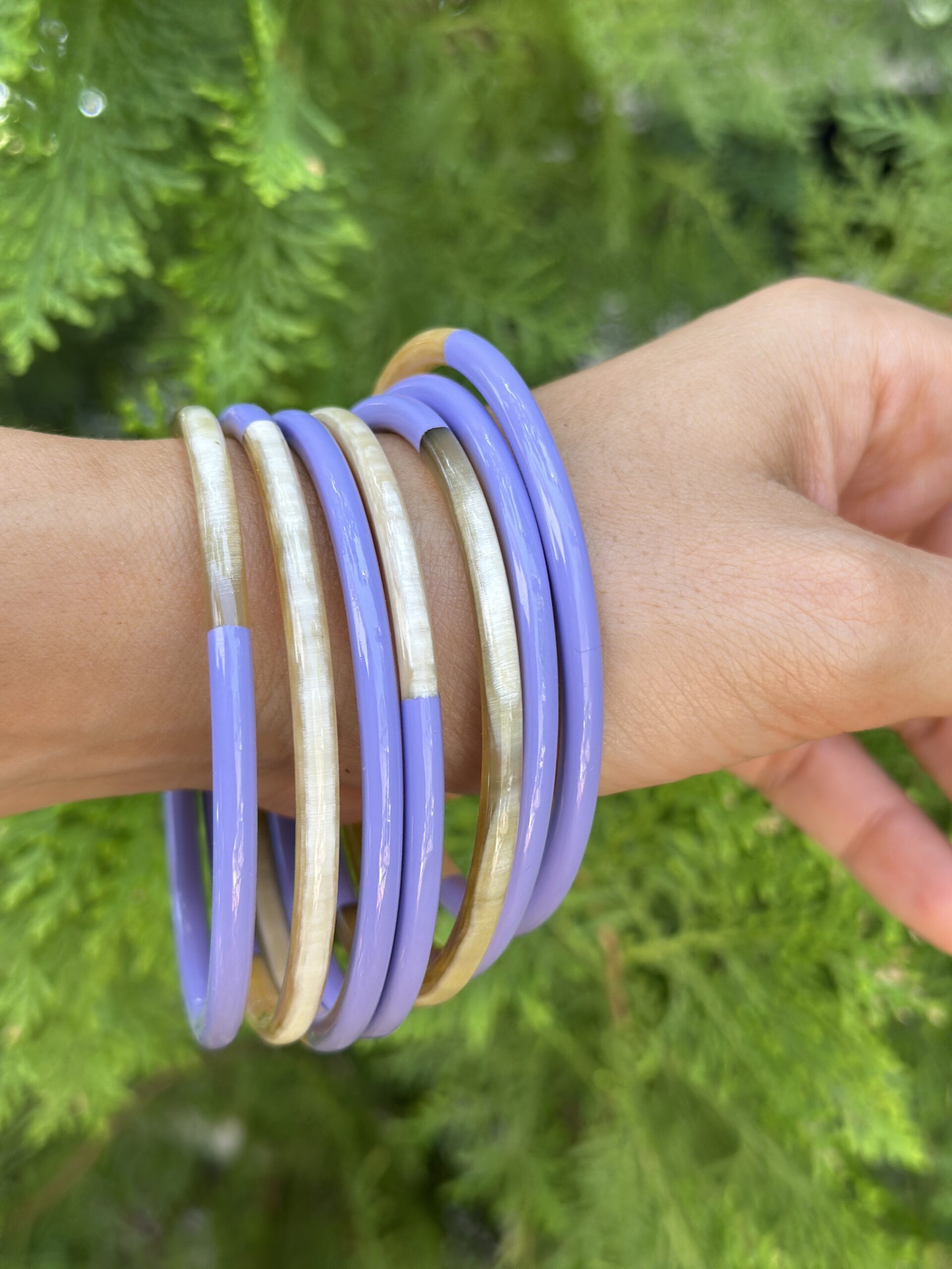 periwinkle-lacquer-buffalo-horn-bangles-set-of-7-maison-miko-4