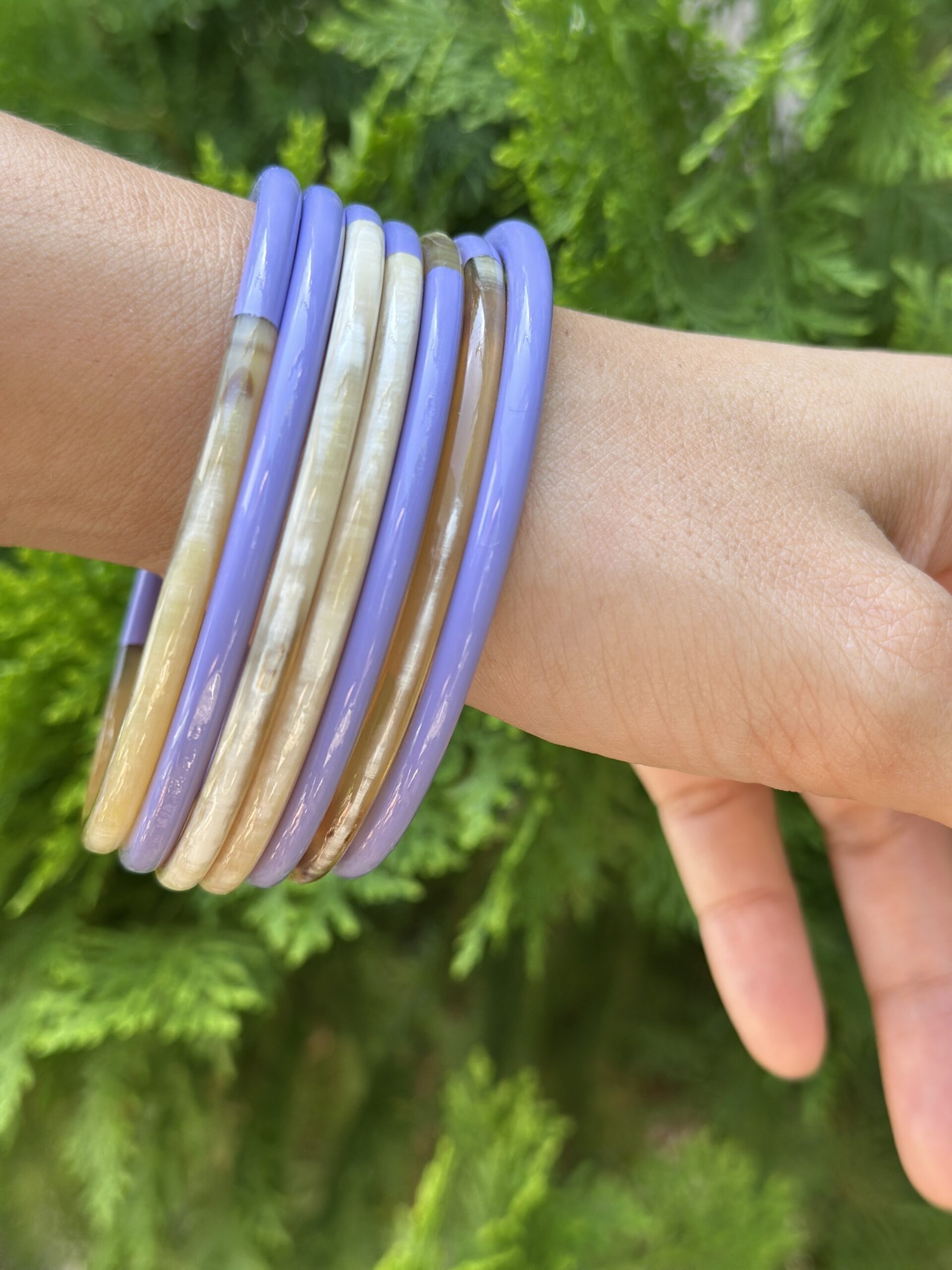 periwinkle-lacquer-buffalo-horn-bangles-set-of-7-maison-miko-8
